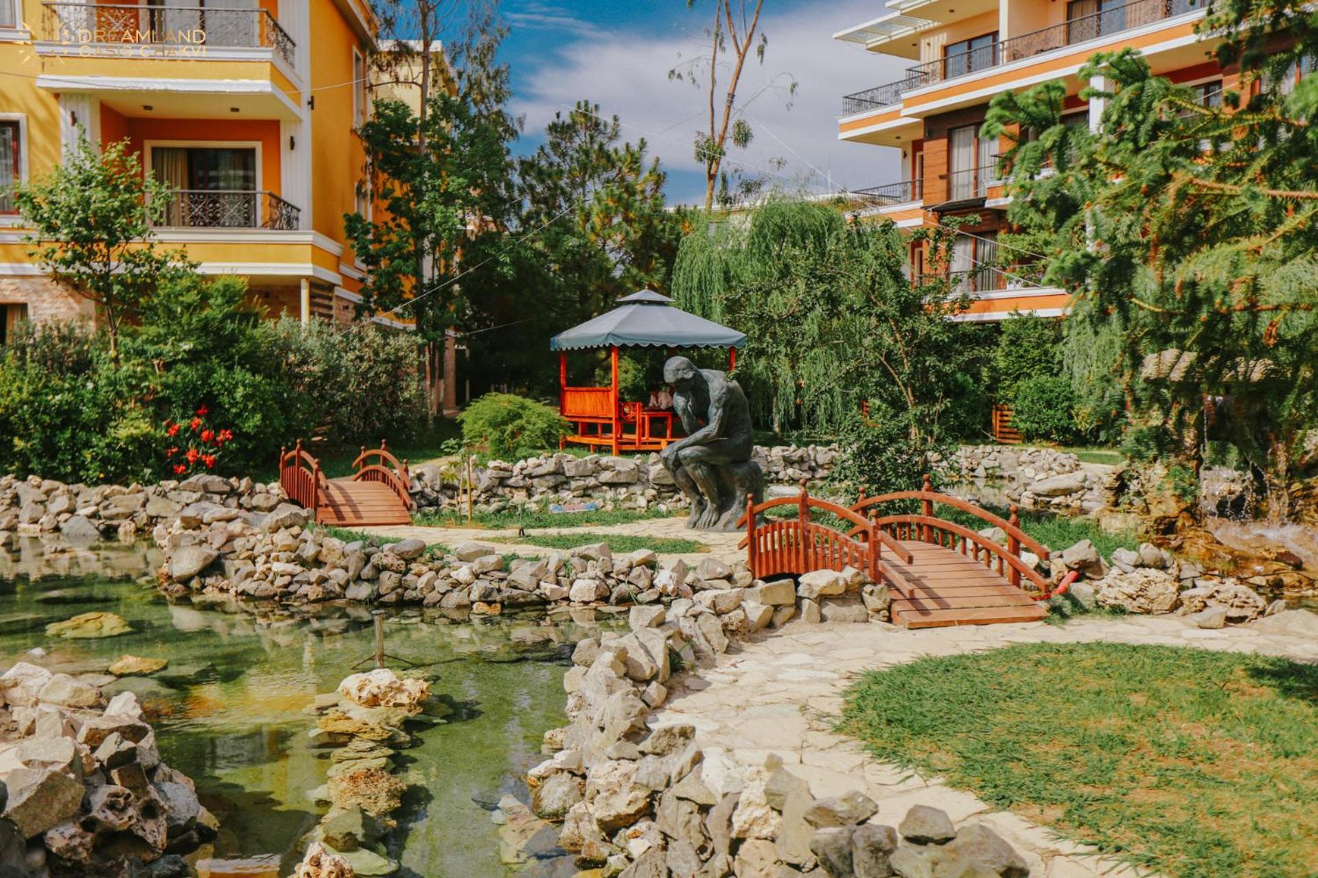 Dreamland Oasis Aparthotel Kobuleti Exterior foto